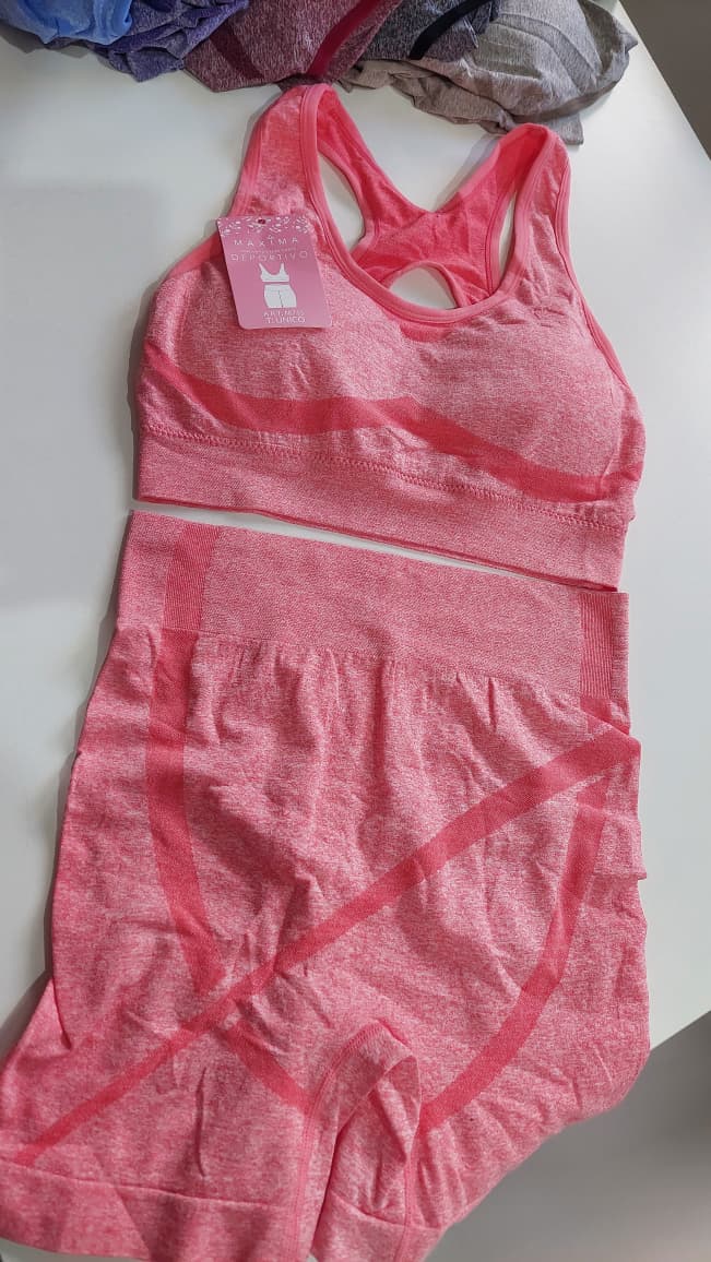 MAXIMA 715 CONJUNTO DEPORTIVO TOP ESPALDA CALADA Y CALZA CORTA - Imagen 3