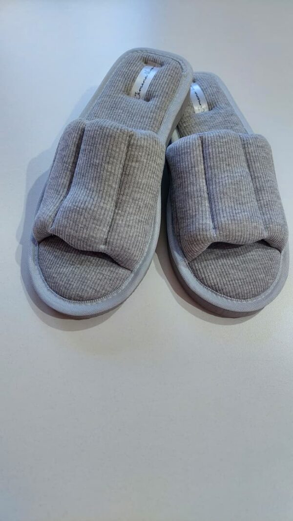 Jimena Viva🩷 Chinelas de verano - Imagen 2