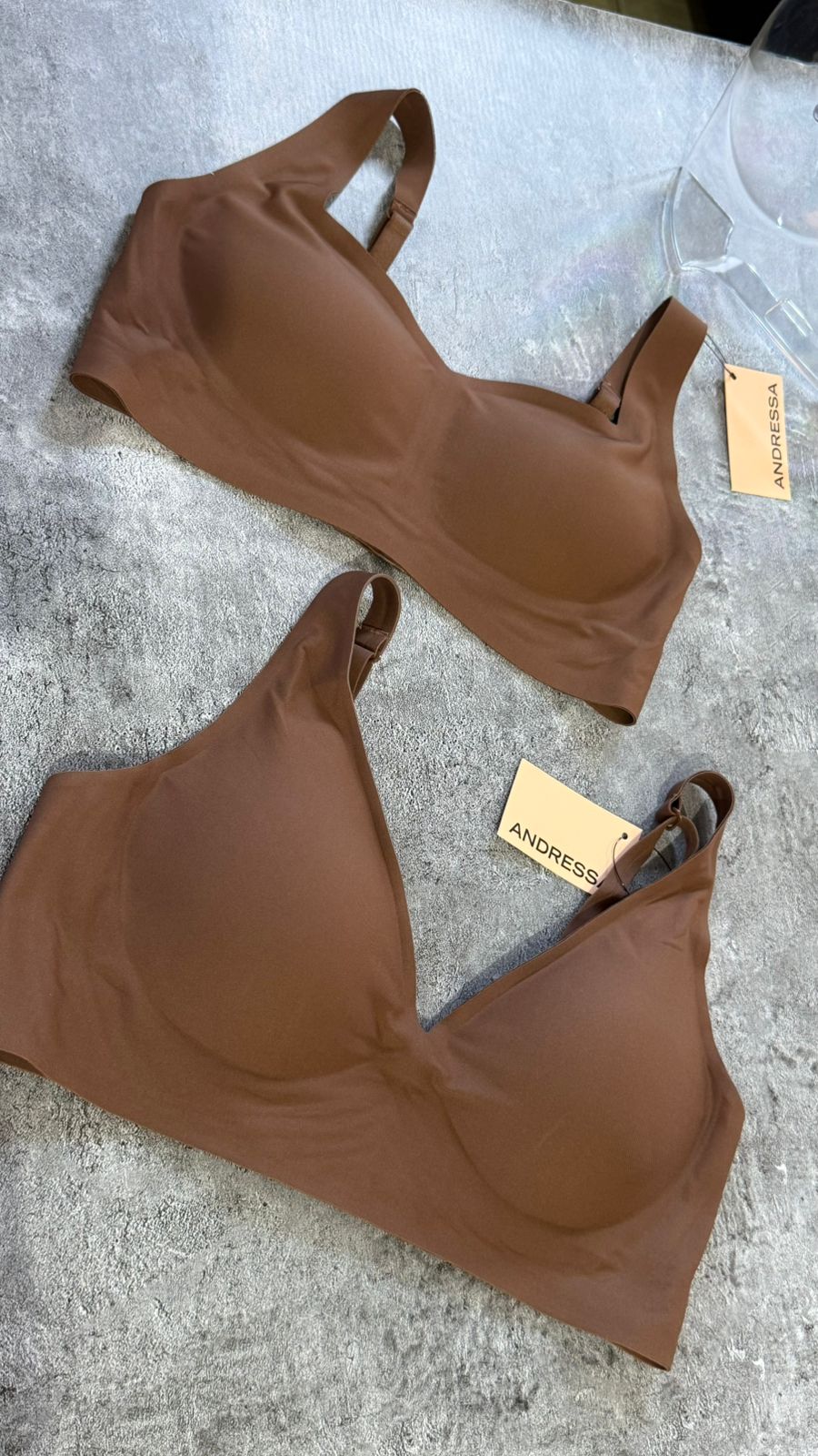 ANDRESSA EXCLUSIVE 2101 SOUTIEN SEAMLESS ESCOTE MARILYN DE MICROFIBRA CON SOFT - Imagen 3