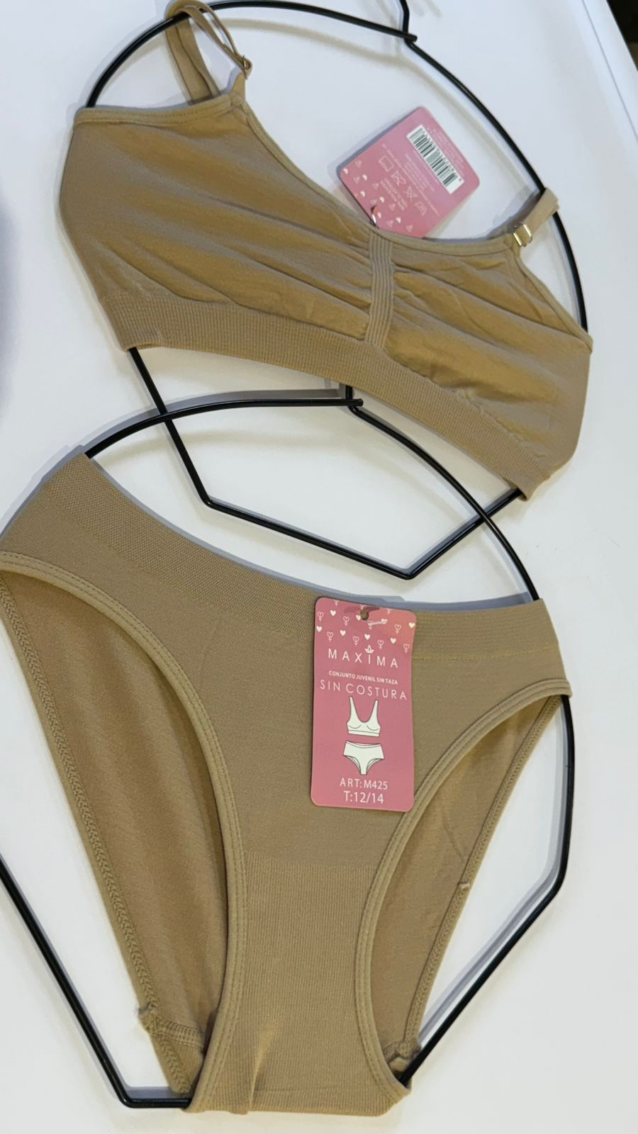 MAXIMA 425 CONJUNTO JUVENIL SIN COSTURA (NO TIENE TAZAS)