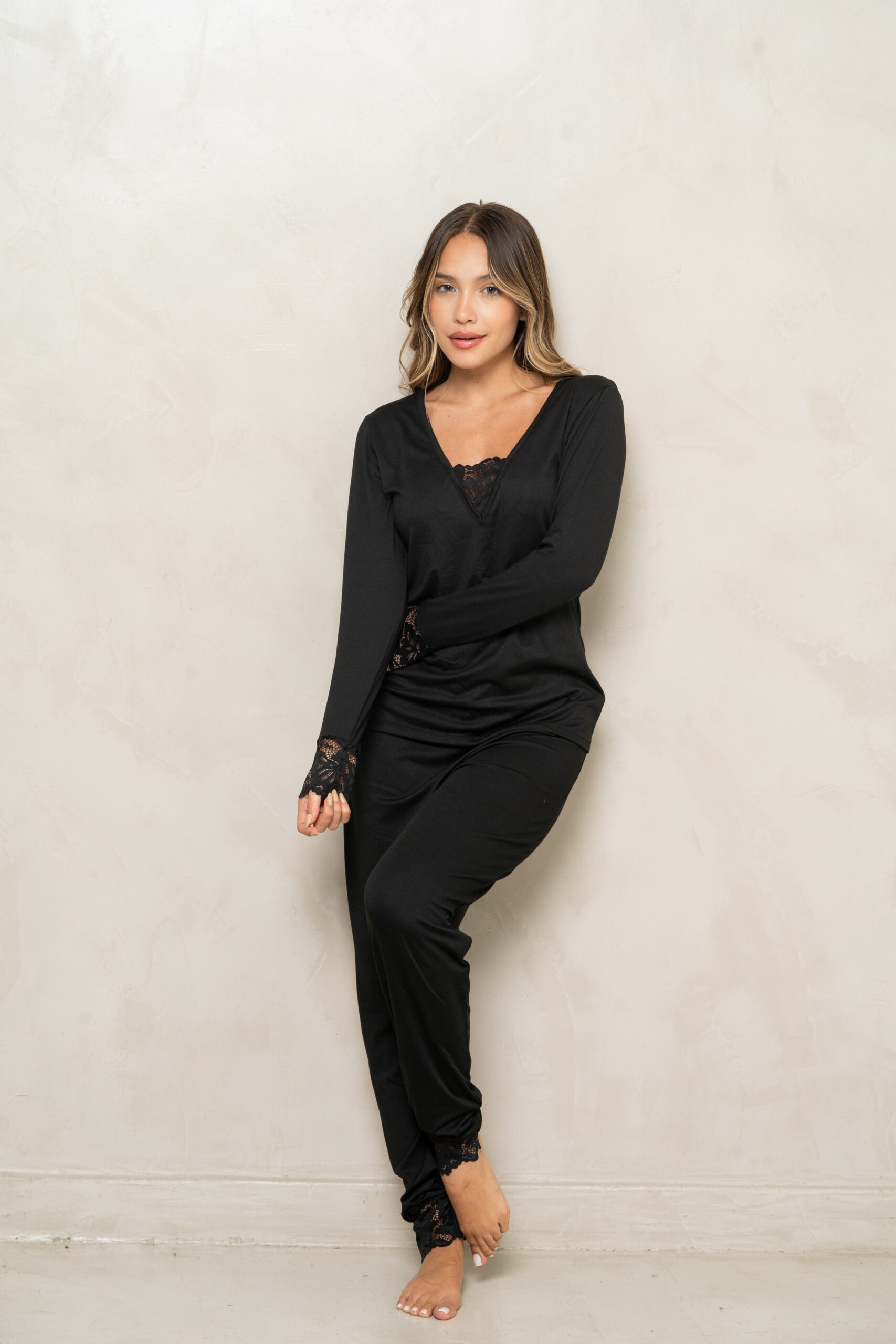 TRENDA L5600 SET PIJAMA CASACA Y PANTALON DE MODAL SOFT CON PUNTILLA - Imagen 6