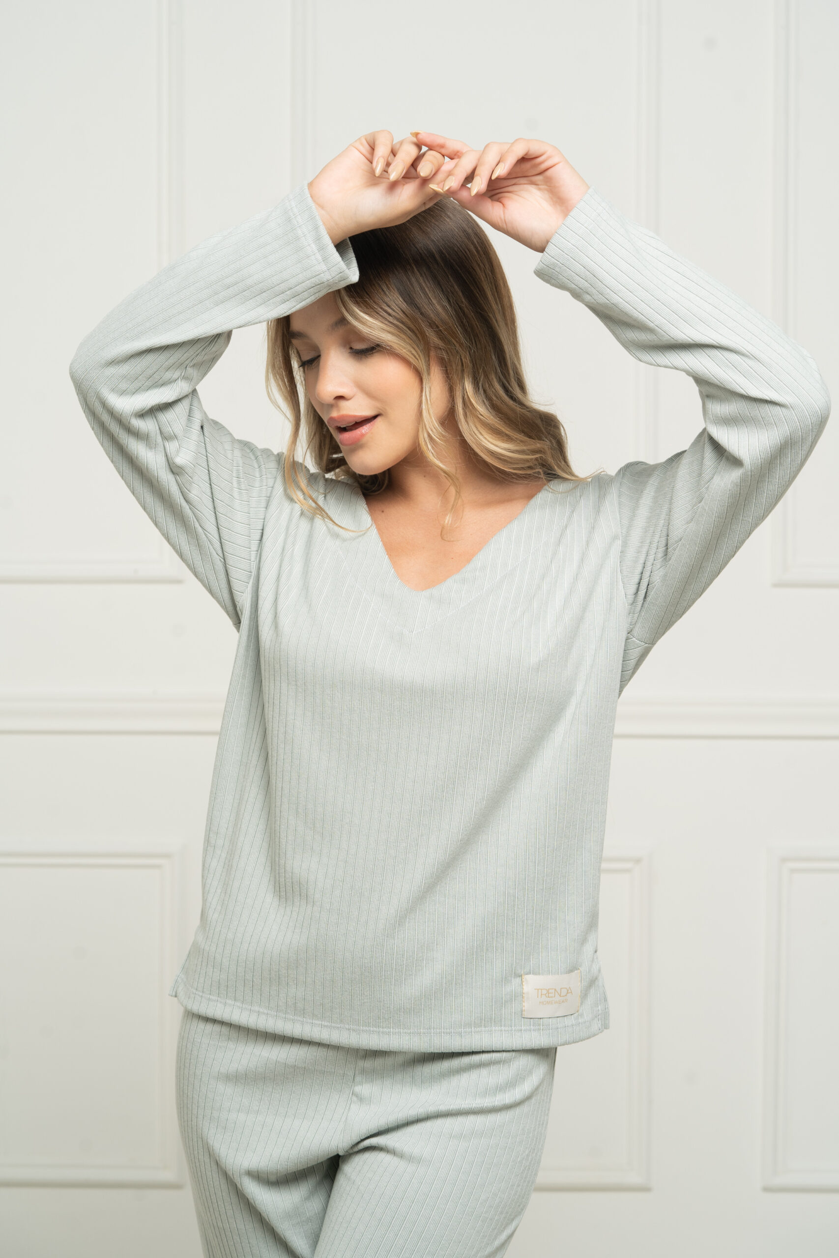 TRENDA 5606 SET PIJAMA REMERA Y PANTALON DARLON TOKYO - Imagen 2