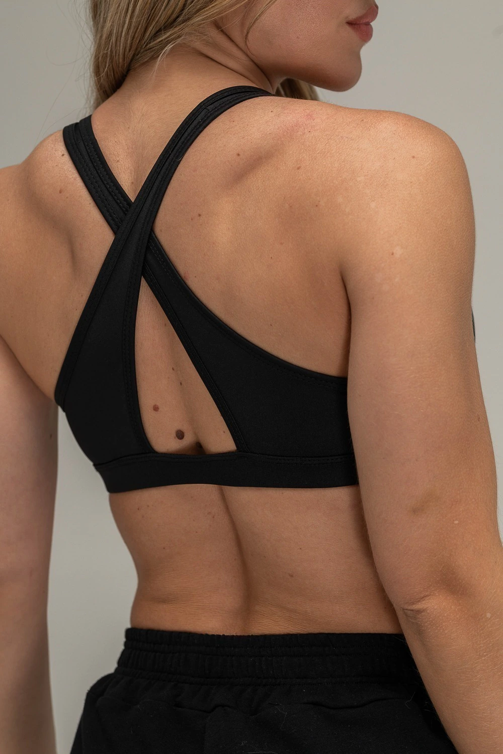 SHEDYL 7095 TOP DEPORTIVO TAZA SOFT TRIANGULO DE MICROFIBRA - Imagen 2